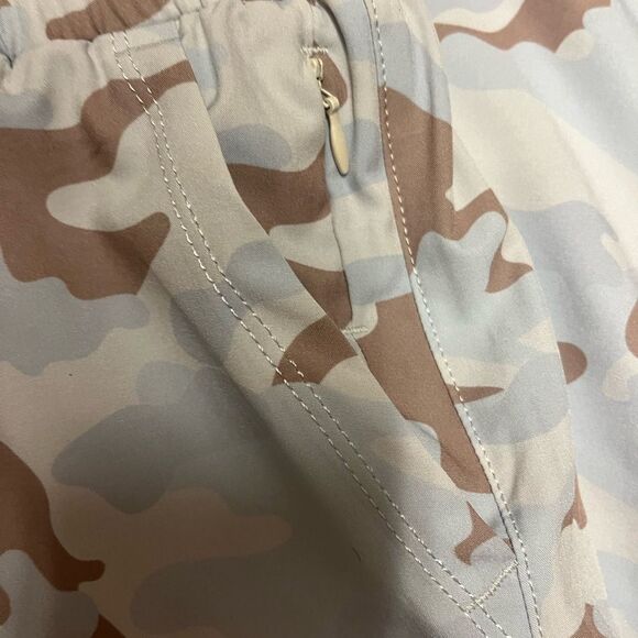 NWOT Zac & Rachel Camo Joggers Large - Picture 6 of 6